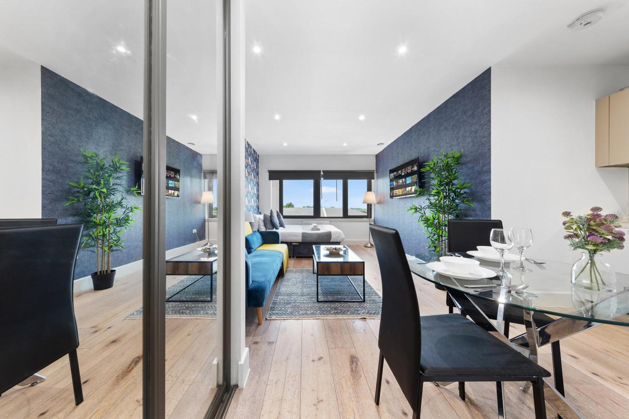 Modern One Bedroom Flat - Sleeps 5 -Near Heathrow - London Ub3 Bagian luar foto
