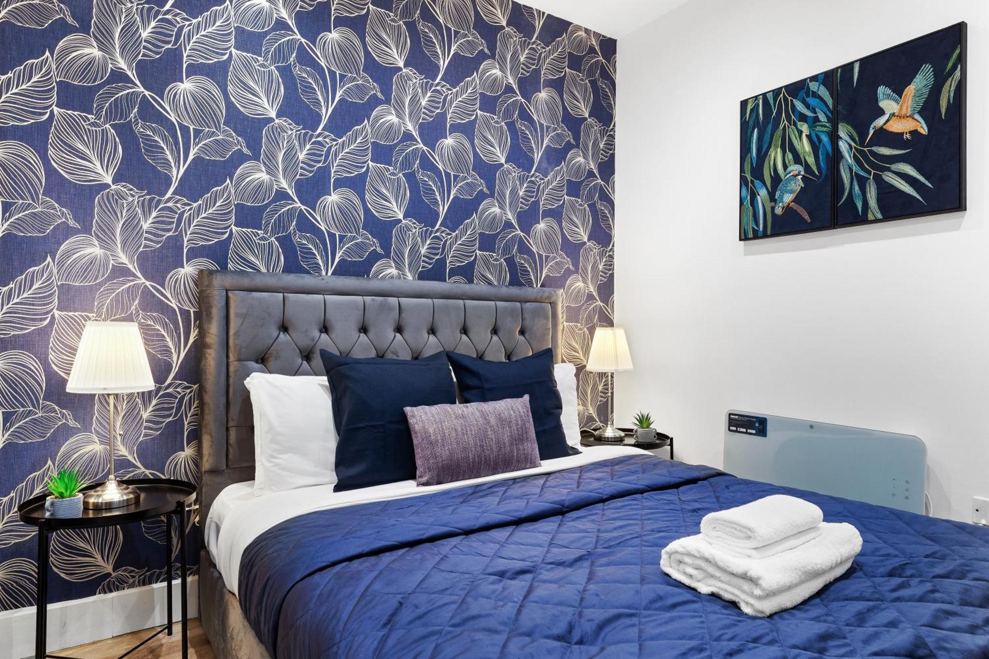 Modern One Bedroom Flat - Sleeps 5 -Near Heathrow - London Ub3 Bagian luar foto