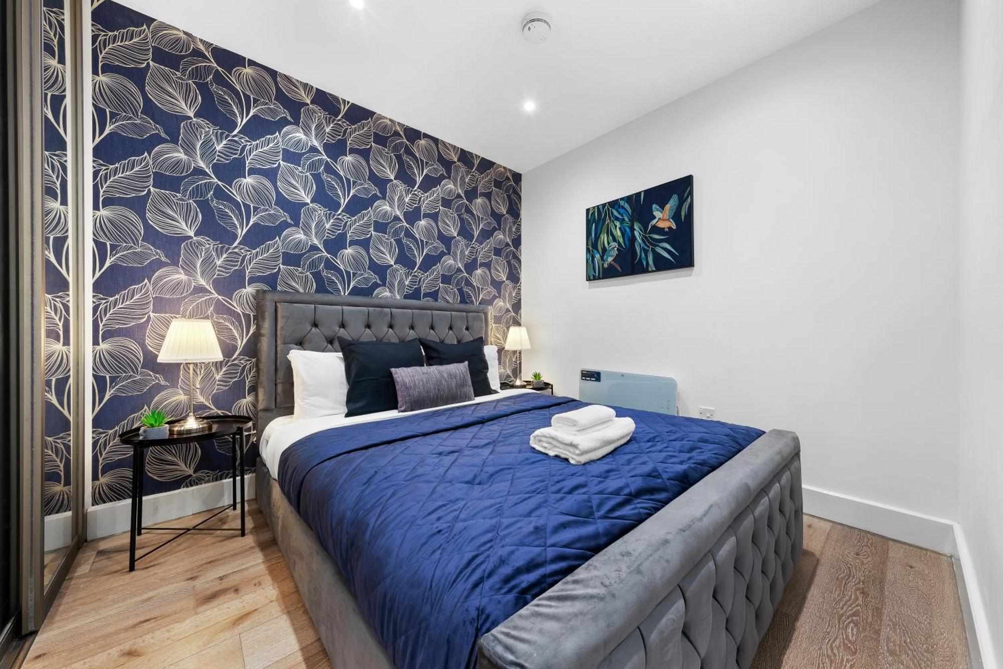 Modern One Bedroom Flat - Sleeps 5 -Near Heathrow - London Ub3 Bagian luar foto