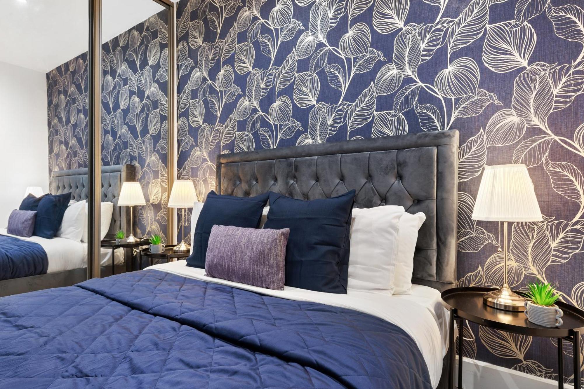 Modern One Bedroom Flat - Sleeps 5 -Near Heathrow - London Ub3 Bagian luar foto
