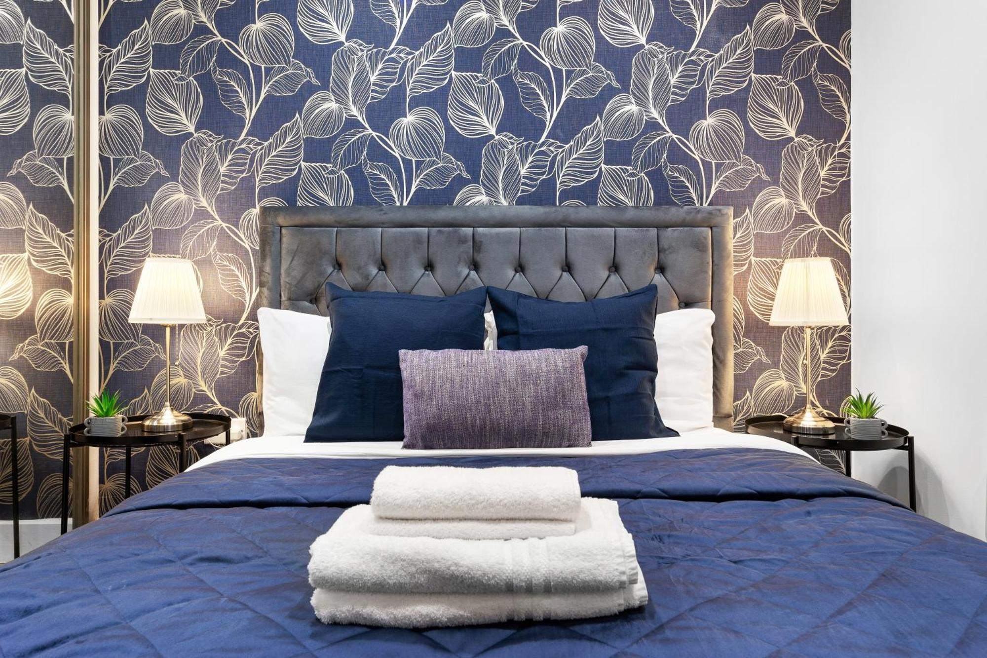 Modern One Bedroom Flat - Sleeps 5 -Near Heathrow - London Ub3 Bagian luar foto