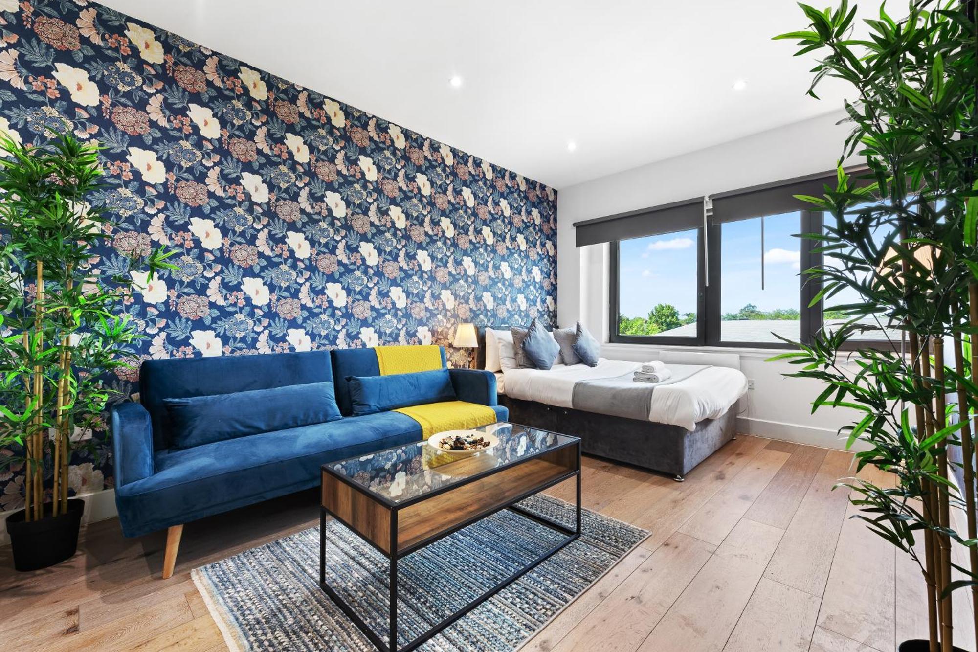 Modern One Bedroom Flat - Sleeps 5 -Near Heathrow - London Ub3 Bagian luar foto