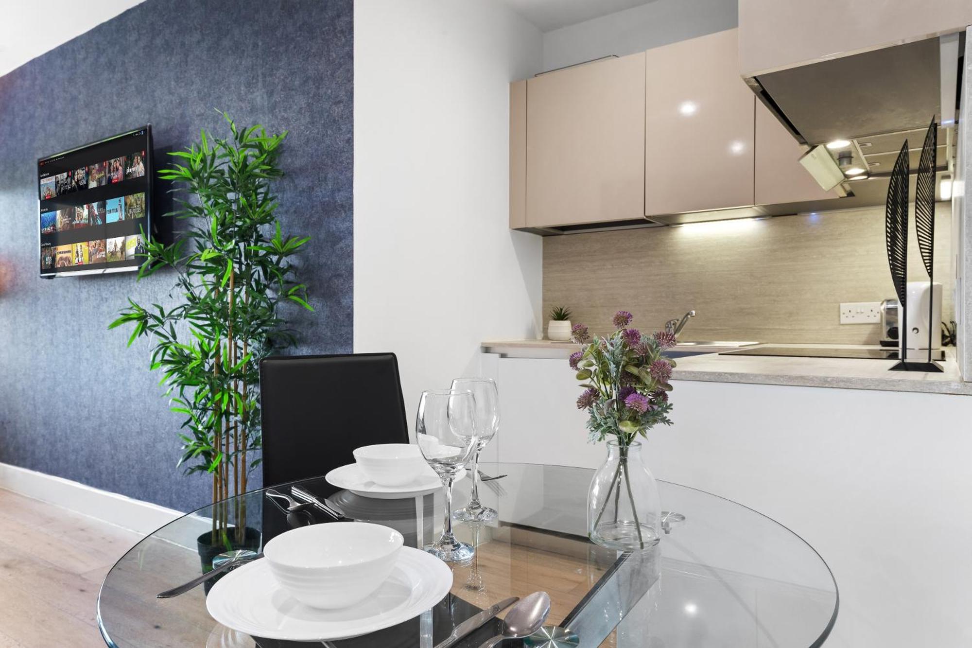 Modern One Bedroom Flat - Sleeps 5 -Near Heathrow - London Ub3 Bagian luar foto